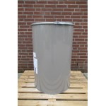 Gebruikte stalen wijdhalsvat 210 liter.